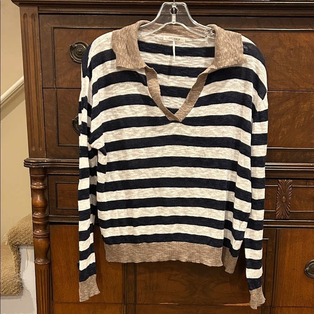 STITCHDROP Women's V Neck Navy Striped Sweater Size Small